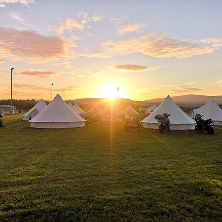 Nine Yards Bell Tents At The Tt - Castletown Kültér fotó